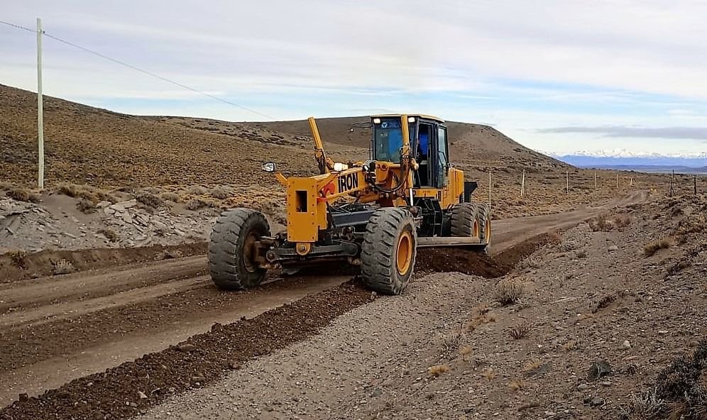 Vialidad Nacional avanza con el mantenimiento de la Ruta 260 rumbo a Lago Blanco