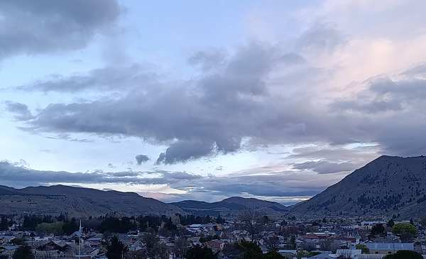 Esquel mejora de a poco, pero el abrigo todavía no se negocia
