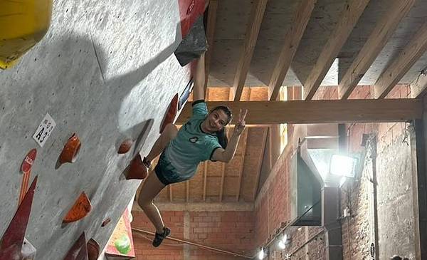 Guadalupe Lobos, Martina Suárez, Felipe Roberts y Tomás Villafañe pasaron a las finales del Regional de Escalada Deportiva