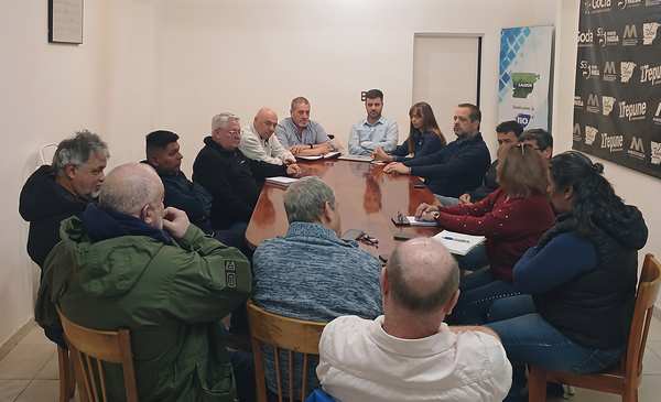 Carne de guanaco, jabalí y ciervo: reunión en Esquel por una posible regulación en Chubut