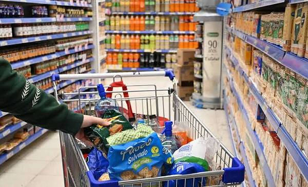La paradoja del changuito en la Patagonia: la inflación más baja, pero ¿los alimentos más caros?