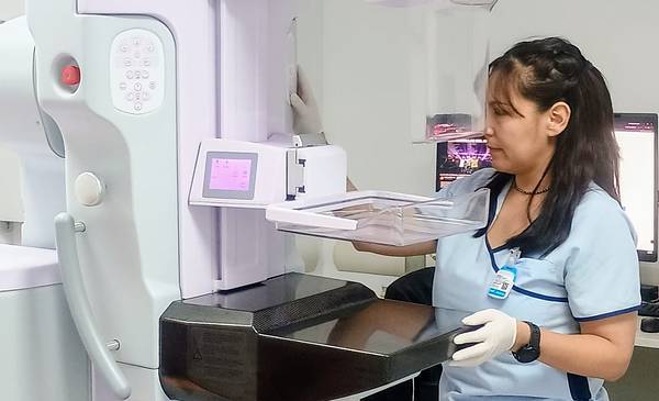 Más de 450 mamografías ya se realizaron en el "Octubre Rosa" de Chubut