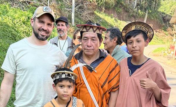 Peralta expuso en Perú una agenda de turismo comunitario local